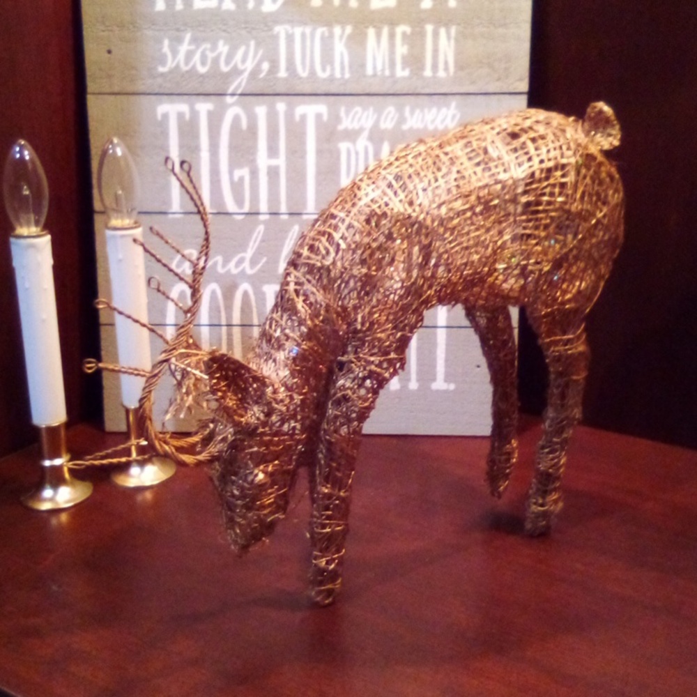 Reindeer/deer shelf decor